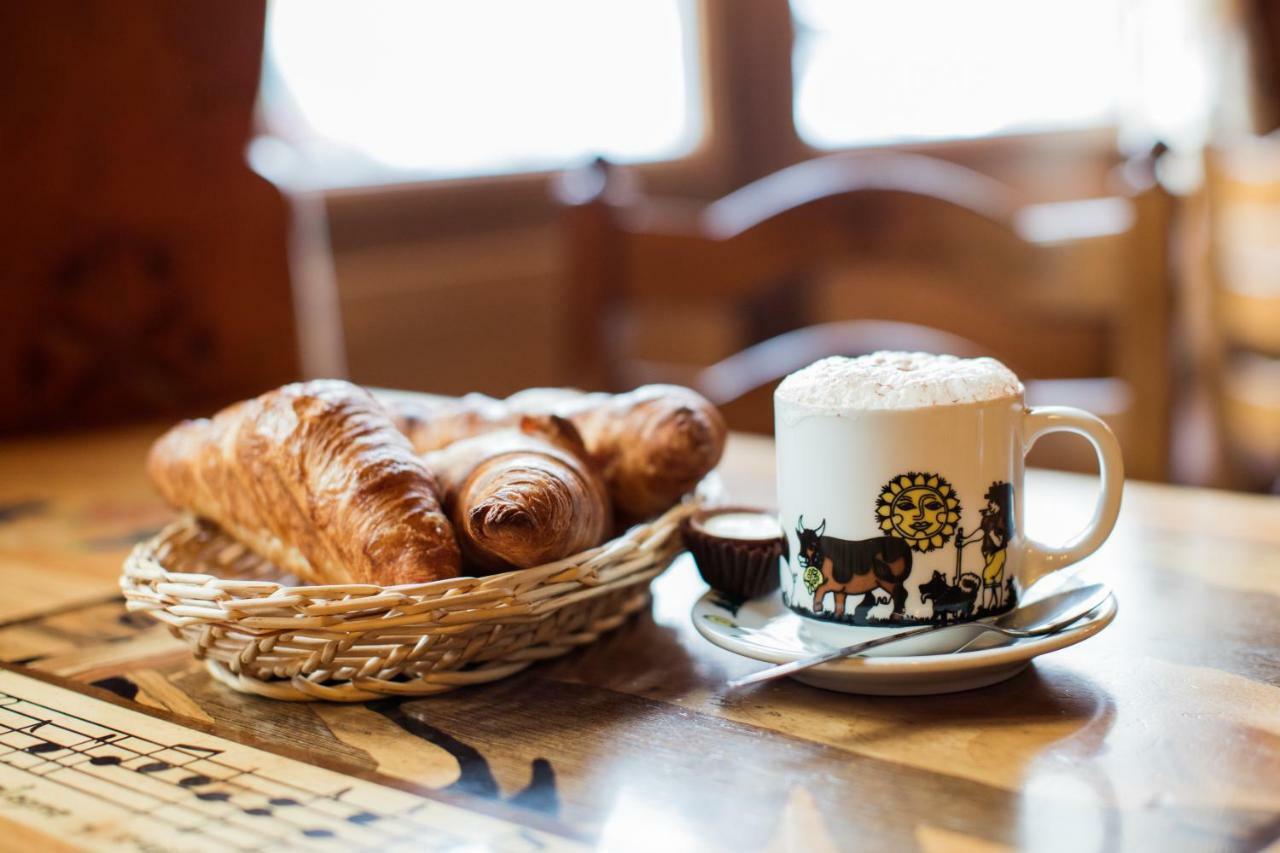 Cafe Tivoli